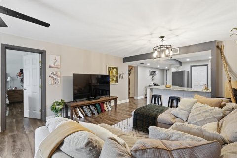 Condo in Palm Harbor, Florida, 2 bedrooms  № 2226572 - photo 9