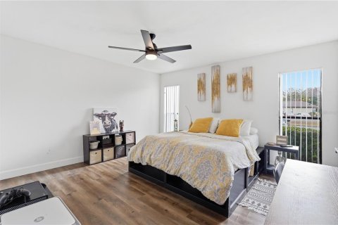 Condo in Palm Harbor, Florida, 2 bedrooms  № 2226572 - photo 15