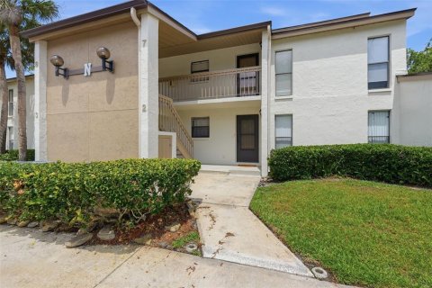 Condo in Palm Harbor, Florida, 2 bedrooms  № 2226572 - photo 2