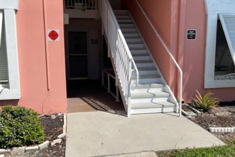 Condo in Saint Petersburg, Florida, 1 bedroom  № 1849876 - photo 2