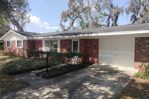House in Zephyrhills, Florida 3 bedrooms, 132.85 sq.m. № 2227567 - photo 2