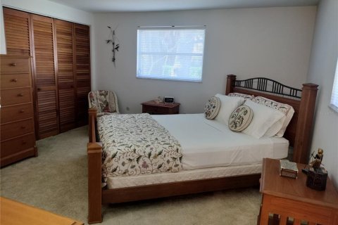 House in Zephyrhills, Florida 3 bedrooms, 132.85 sq.m. № 2227567 - photo 8