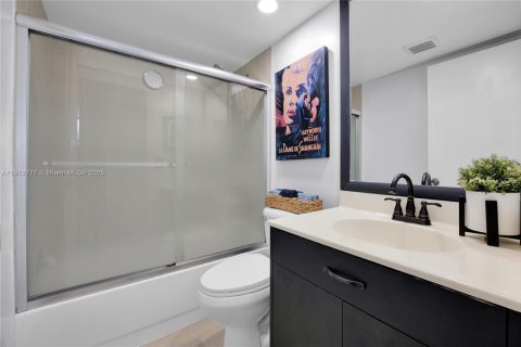 Copropriété à vendre à Coral Gables, Floride: 2 chambres, 89.19 m2 № 1972386 - photo 19