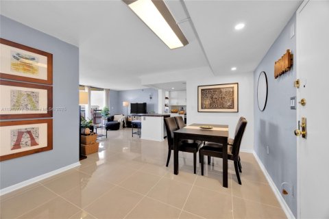 Copropriété à vendre à Coral Gables, Floride: 2 chambres, 89.19 m2 № 1972386 - photo 13