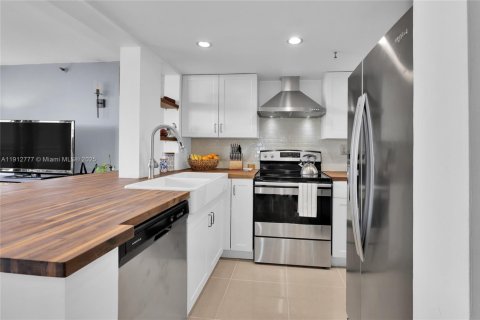 Copropriété à vendre à Coral Gables, Floride: 2 chambres, 89.19 m2 № 1972386 - photo 8