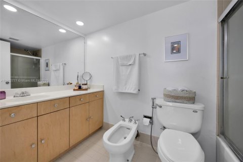 Copropriété à vendre à Coral Gables, Floride: 2 chambres, 89.19 m2 № 1972386 - photo 17