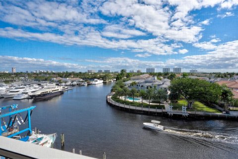 Кондоминиум с 2 спальнями в Дирфилд-Бич, Флорида № 2015853