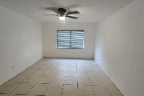 Condo in Saint Petersburg, Florida, 1 bedroom  № 2386712 - photo 6
