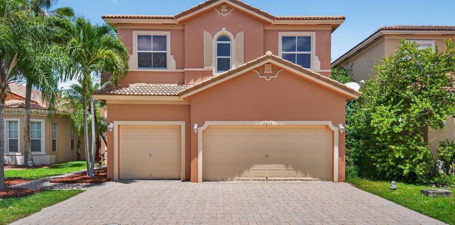 House in Homestead, Florida 7 bedrooms, 253.34 sq.m. № 1848862