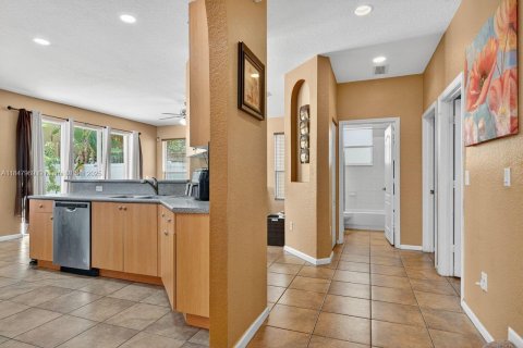 House in Homestead, Florida 7 bedrooms, 253.34 sq.m. № 1848862 - photo 7