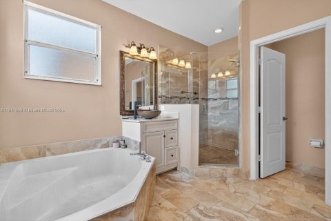 House in Homestead, Florida 7 bedrooms, 253.34 sq.m. № 1848862 - photo 28