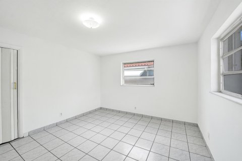 Propiedad comercial en venta en Hollywood, Florida, 178 m2 № 2173840 - foto 10