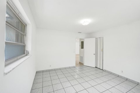 Propiedad comercial en venta en Hollywood, Florida, 178 m2 № 2173840 - foto 11