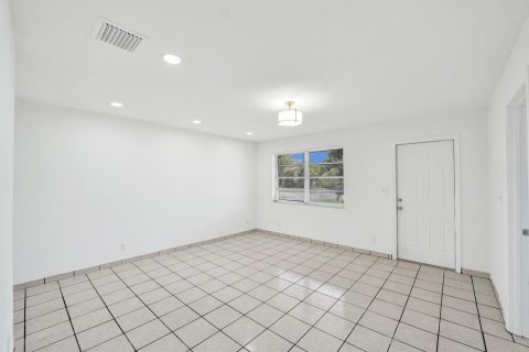 Propiedad comercial en venta en Hollywood, Florida, 178 m2 № 2173840 - foto 7