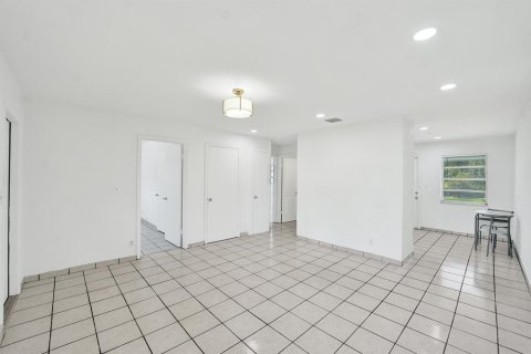Propiedad comercial en venta en Hollywood, Florida, 178 m2 № 2173840 - foto 8
