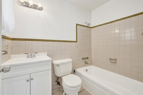 Propiedad comercial en venta en Hollywood, Florida, 178 m2 № 2173840 - foto 19