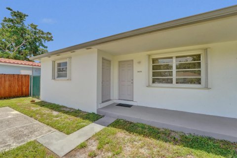 Propiedad comercial en venta en Hollywood, Florida, 178 m2 № 2173840 - foto 3