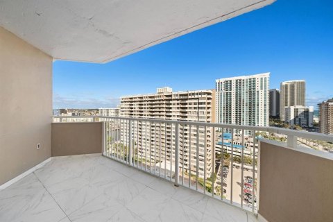 Condo in Hallandale Beach, Florida, 1 bedroom  № 2175358 - photo 4