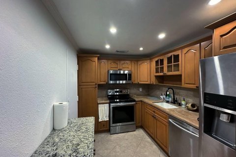 Condo in Hallandale Beach, Florida, 1 bedroom  № 2175358 - photo 6