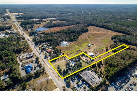 Commercial property in De Funiak Springs, Florida № 559250 - photo 1