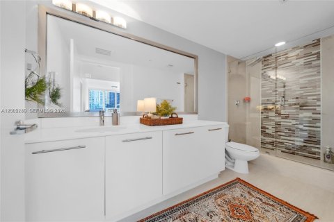 Condo in Miami, Florida, 3 bedrooms  № 2067693 - photo 15