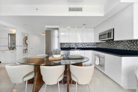 Condo in Miami, Florida, 3 bedrooms  № 2067693 - photo 10