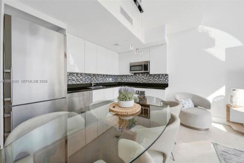 Condo in Miami, Florida, 3 bedrooms  № 2067693 - photo 29