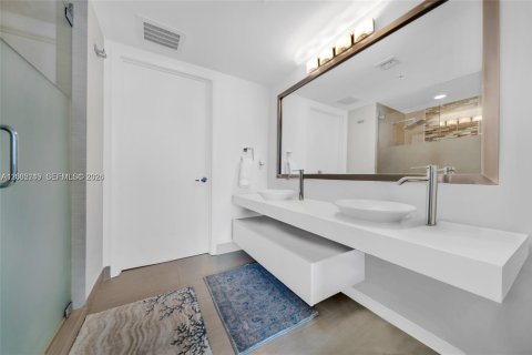 Condo in Miami, Florida, 3 bedrooms  № 2067693 - photo 22
