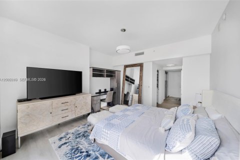 Condo in Miami, Florida, 3 bedrooms  № 2067693 - photo 11
