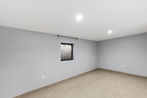 Villa ou maison à vendre à Miami, Floride: 5 chambres, 222.32 m2 № 2000993 - photo 16