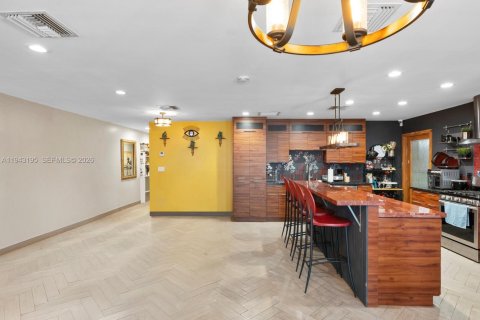 Villa ou maison à vendre à Miami, Floride: 5 chambres, 222.32 m2 № 2000993 - photo 6