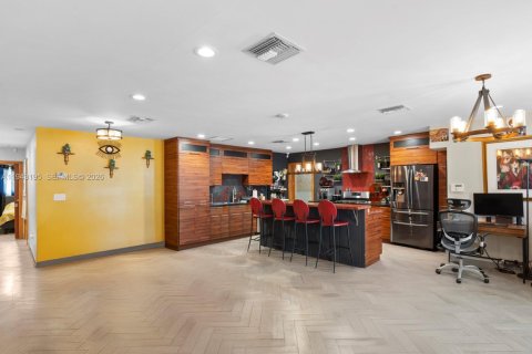 Villa ou maison à vendre à Miami, Floride: 5 chambres, 222.32 m2 № 2000993 - photo 5