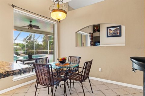 House in Tampa, Florida 4 bedrooms, 310.48 sq.m. № 2117266 - photo 30