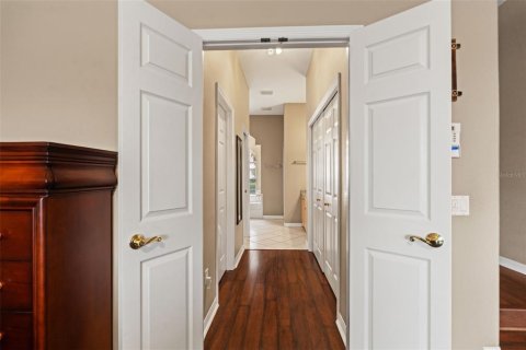 House in Tampa, Florida 4 bedrooms, 310.48 sq.m. № 2117266 - photo 24