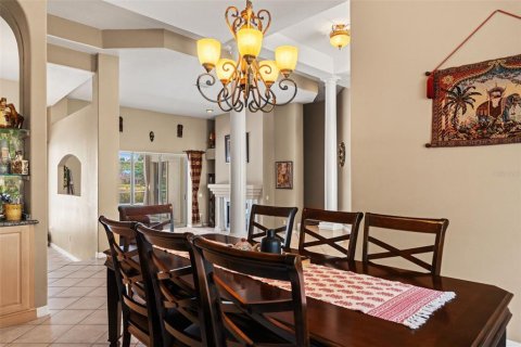 House in Tampa, Florida 4 bedrooms, 310.48 sq.m. № 2117266 - photo 16