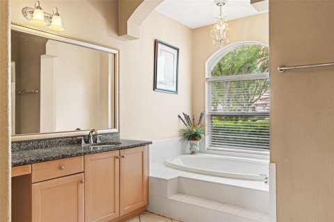 House in Tampa, Florida 4 bedrooms, 310.48 sq.m. № 2117266 - photo 26