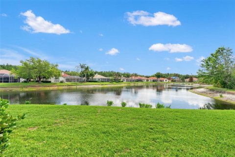 House in Tampa, Florida 4 bedrooms, 310.48 sq.m. № 2117266 - photo 5