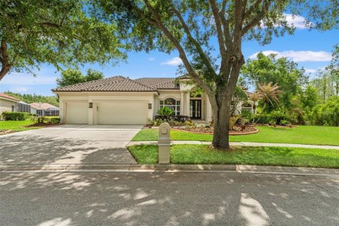 House in Tampa, Florida 4 bedrooms, 310.48 sq.m. № 2117266 - photo 4