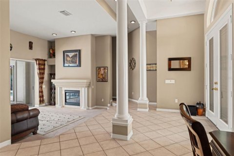 House in Tampa, Florida 4 bedrooms, 310.48 sq.m. № 2117266 - photo 17