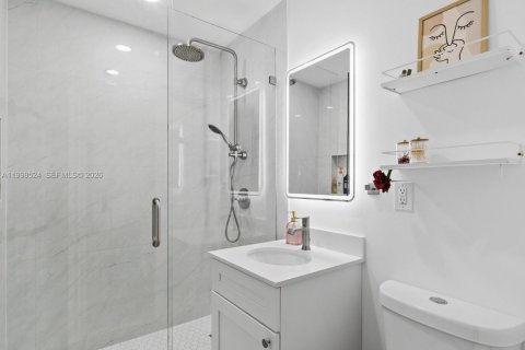 Casa en alquiler en Fort Lauderdale, Florida, 5 dormitorios, 261.89 m2 № 2060614 - foto 23