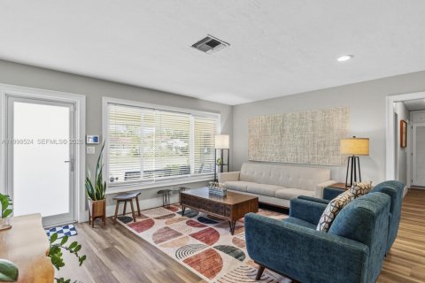 Casa en alquiler en Fort Lauderdale, Florida, 5 dormitorios, 261.89 m2 № 2060614 - foto 26
