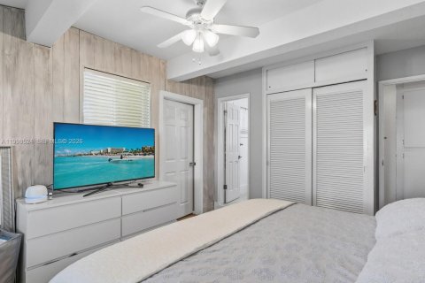 Casa en alquiler en Fort Lauderdale, Florida, 5 dormitorios, 261.89 m2 № 2060614 - foto 15