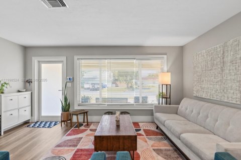 Casa en alquiler en Fort Lauderdale, Florida, 5 dormitorios, 261.89 m2 № 2060614 - foto 27