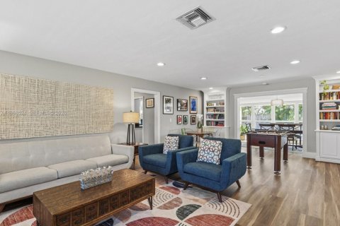 Casa en alquiler en Fort Lauderdale, Florida, 5 dormitorios, 261.89 m2 № 2060614 - foto 30