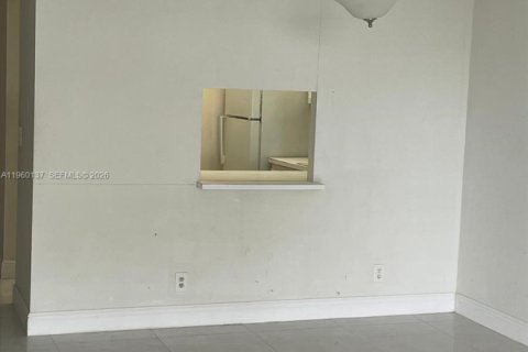 Снять в аренду кондоминиум в Уэст-Палм-Бич, Флорида 1 спальня, 65.4м2, № 2080702 - фото 3