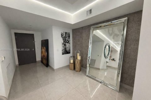 Снять в аренду кондоминиум в Норт-Майами-Бич, Флорида 2 спальни, 158.31м2, № 2066051 - фото 2