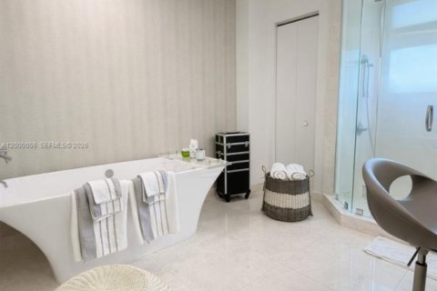 Снять в аренду кондоминиум в Норт-Майами-Бич, Флорида 2 спальни, 158.31м2, № 2066051 - фото 11