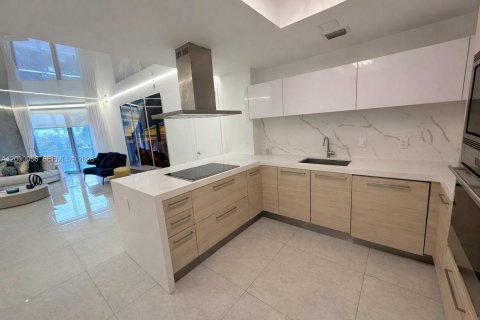 Снять в аренду кондоминиум в Норт-Майами-Бич, Флорида 2 спальни, 158.31м2, № 2066051 - фото 6