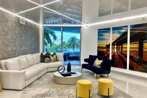 Снять в аренду кондоминиум в Норт-Майами-Бич, Флорида 2 спальни, 158.31м2, № 2066051 - фото 3