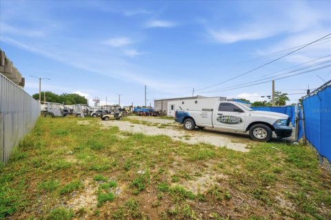 Immobilier commercial à vendre à Titusville, Floride: 173.36 m2 № 2113188 - photo 8